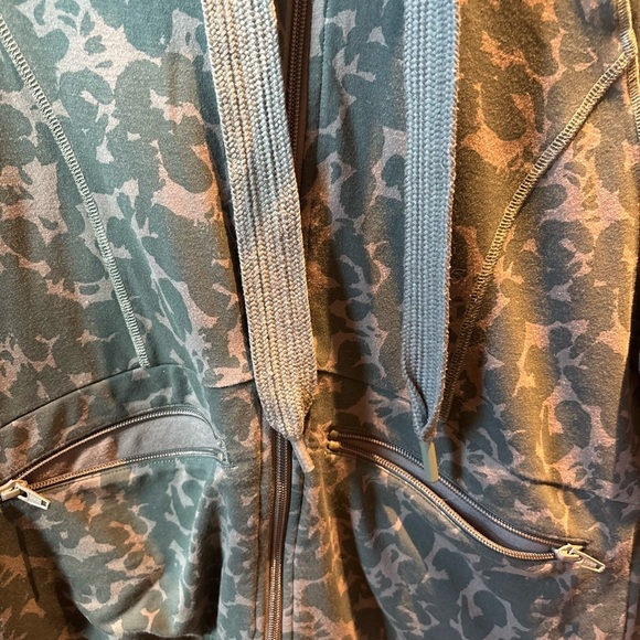 Cabi Athleisure Camouflage Zip-Up Hoodie - Picture 3 of 5